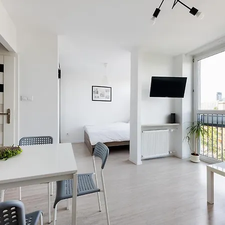 Przechodnia 2 - Good 바르샤바