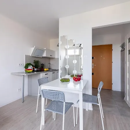 Przechodnia 2 - Good